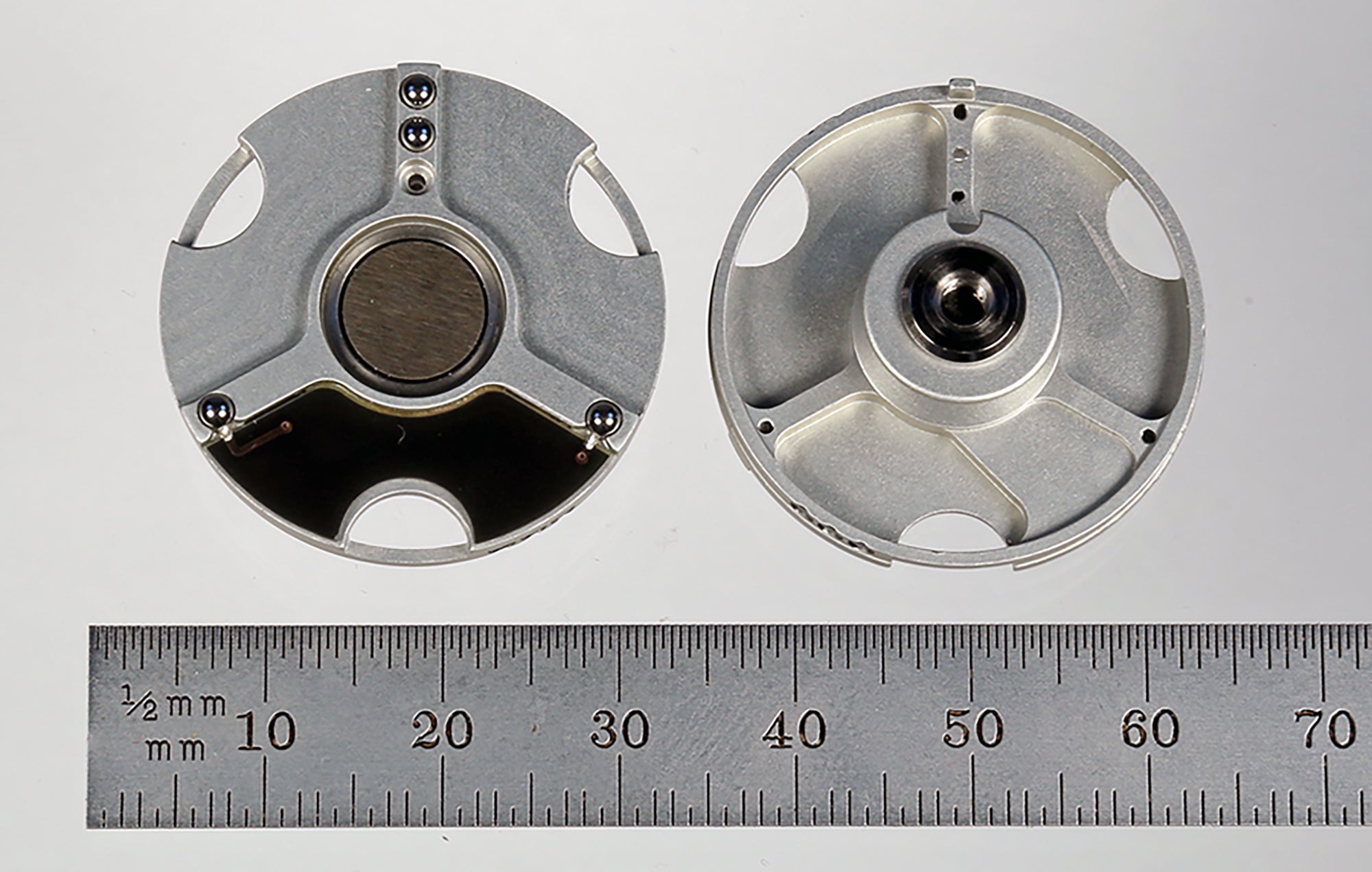 XXT-AP-ID-10 M3 gold-plated adapter plates with ID chip for XXT-ID TL1, similar to Zeiss 626119-0001-111.