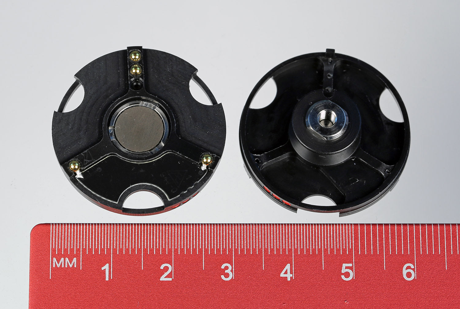 XXT-AP-ID-D M3 adapter plate with ID chip and gold-plated balls, Delrin body, by Q-Mark Manufacturing, Inc.
