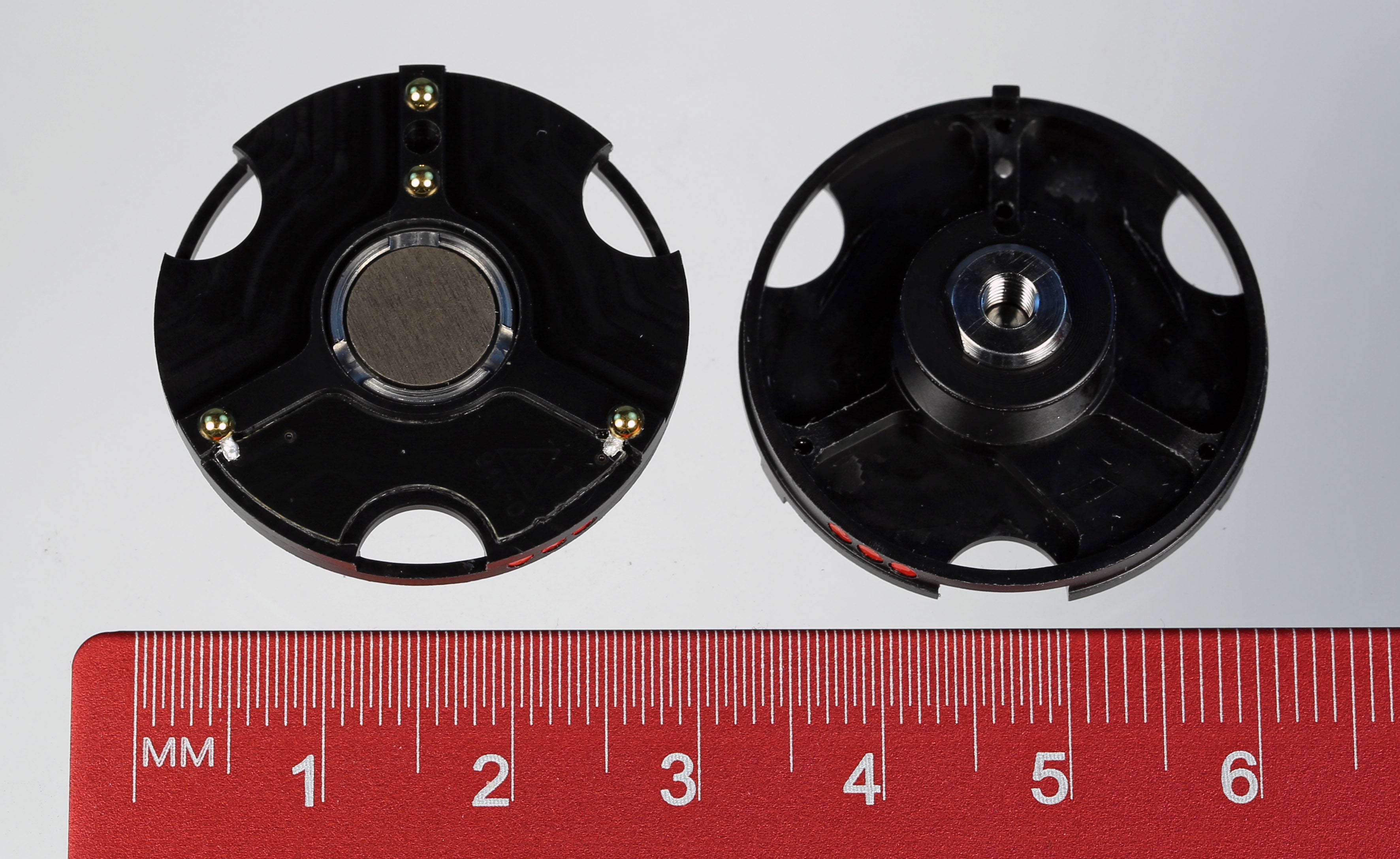 XXT-AP-ID3-D M3 adapter plate with ID chip and gold-plated balls, Delrin body by Q-Mark Manufacturing, Inc.