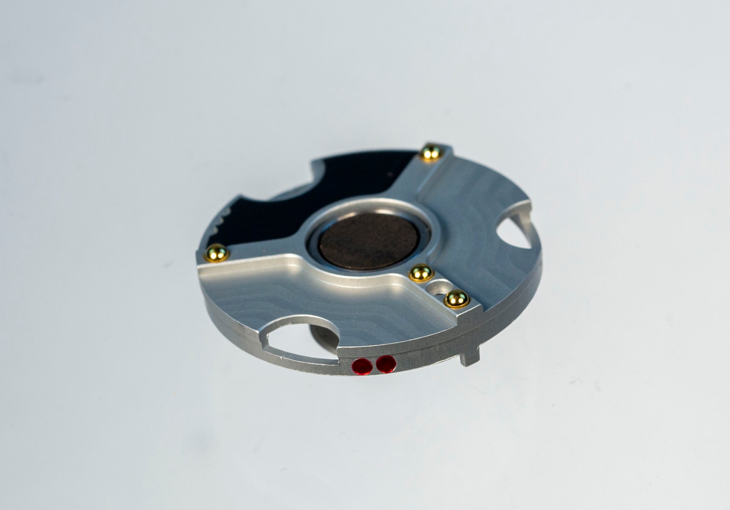 XXT-AP-ID3-R M3 reference adapter plate with gold-plated balls and red dots.