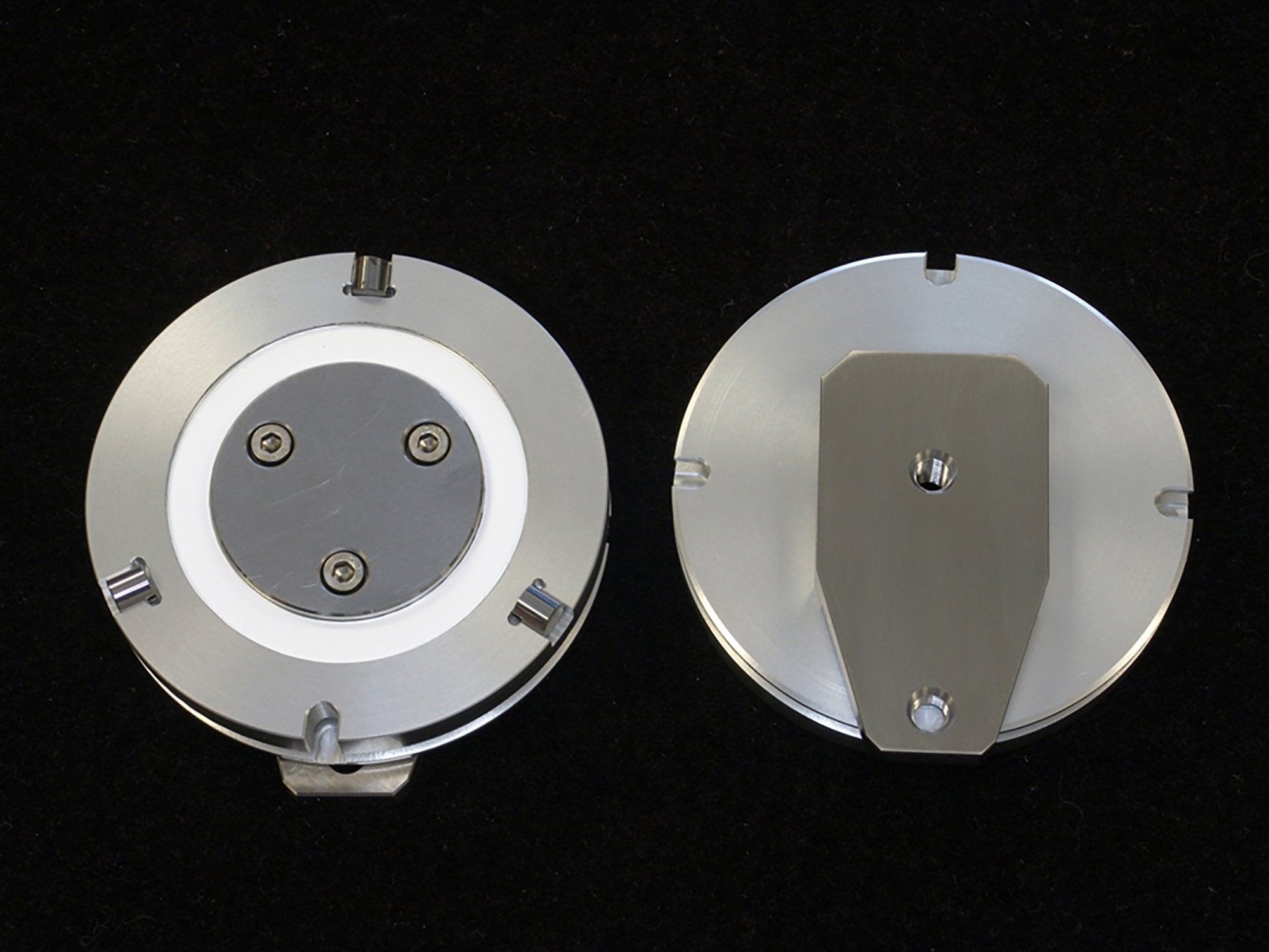 VAS-9116 VAST adapter plate with titanium plate and offset M5 tapped hole.
