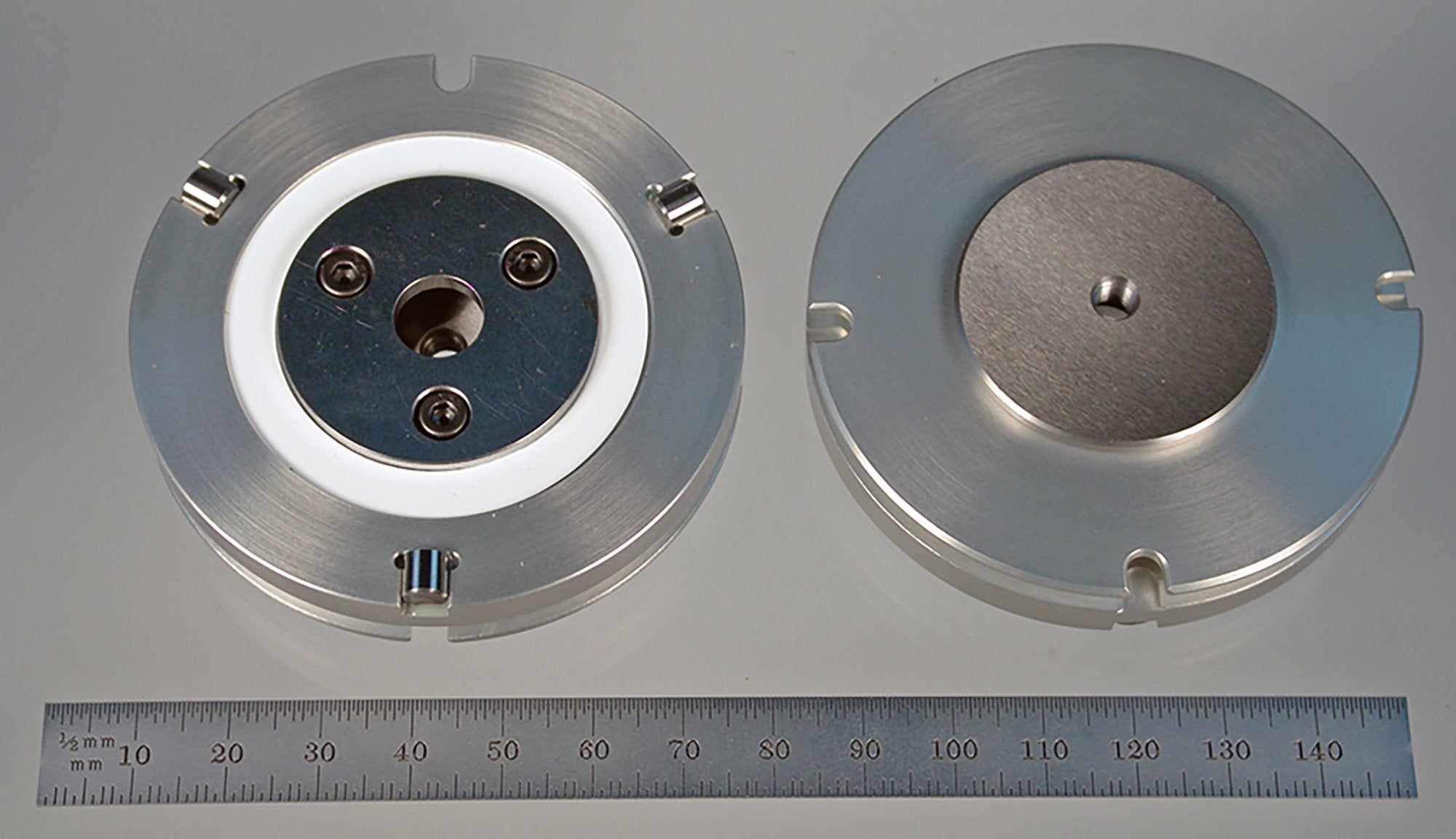 VAS-XT-9010 VAST-XT probe head adapter plate, 69.0mm diameter, silver metal.