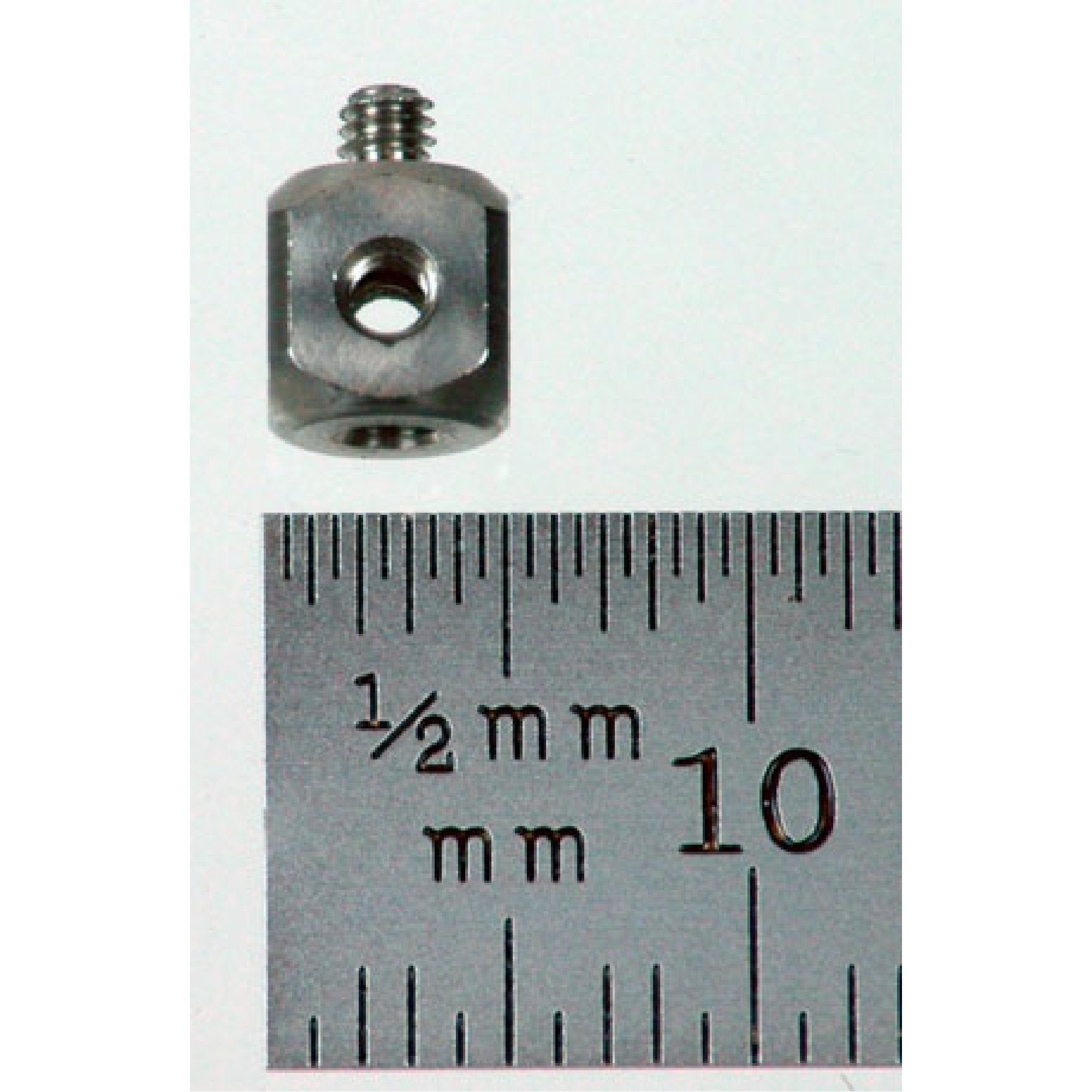 WM2-5 M2 stainless steel cube with 5 female and 1 male thread.