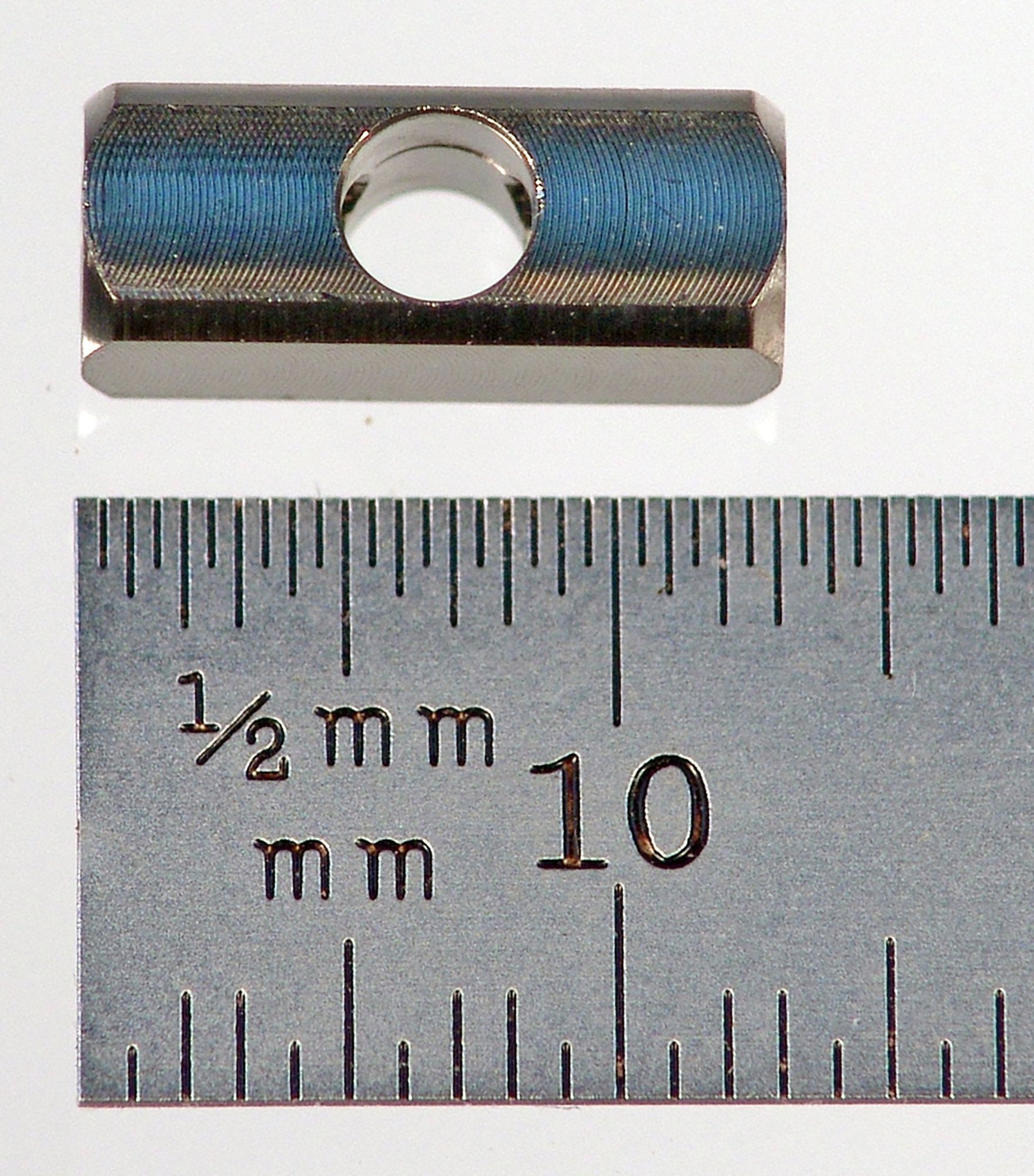 XXT-180 M3 double-threaded titanium cube with two M3 internal threads, 13.0 mm length.