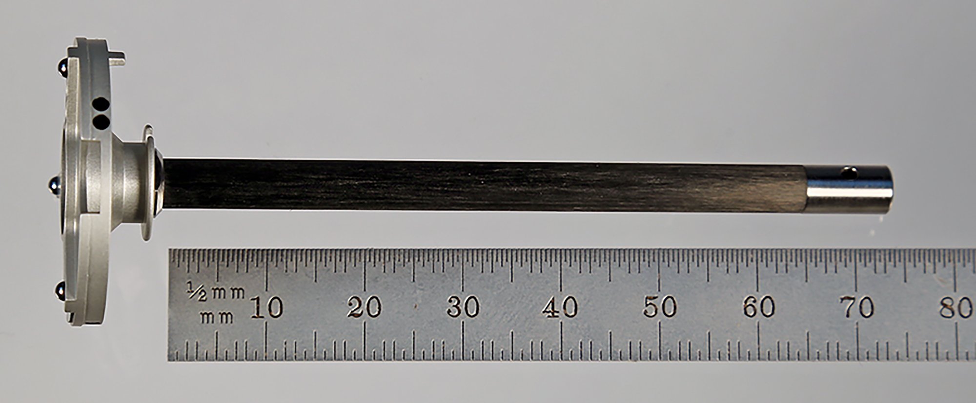VAST XXT adapter plate with ID chip, gold-plated balls, 5.0mm diameter carbon fiber extension, 75.0mm long.