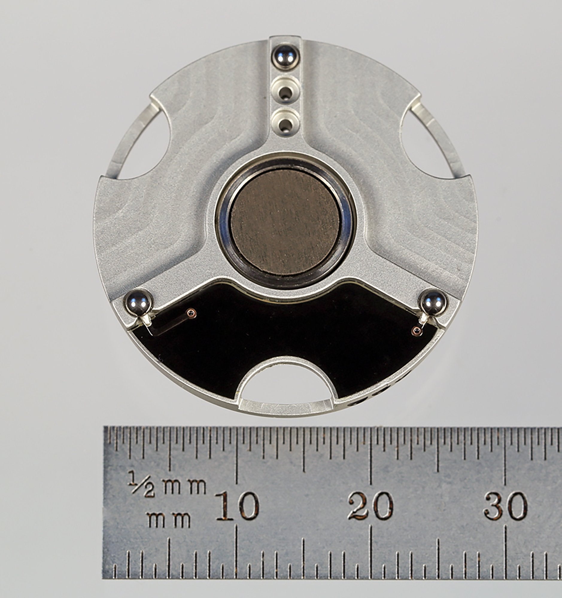 XXT-AP-ID2 VAST adapter plate with ID chip, gold-plated balls, and TL2 probe head compatibility.