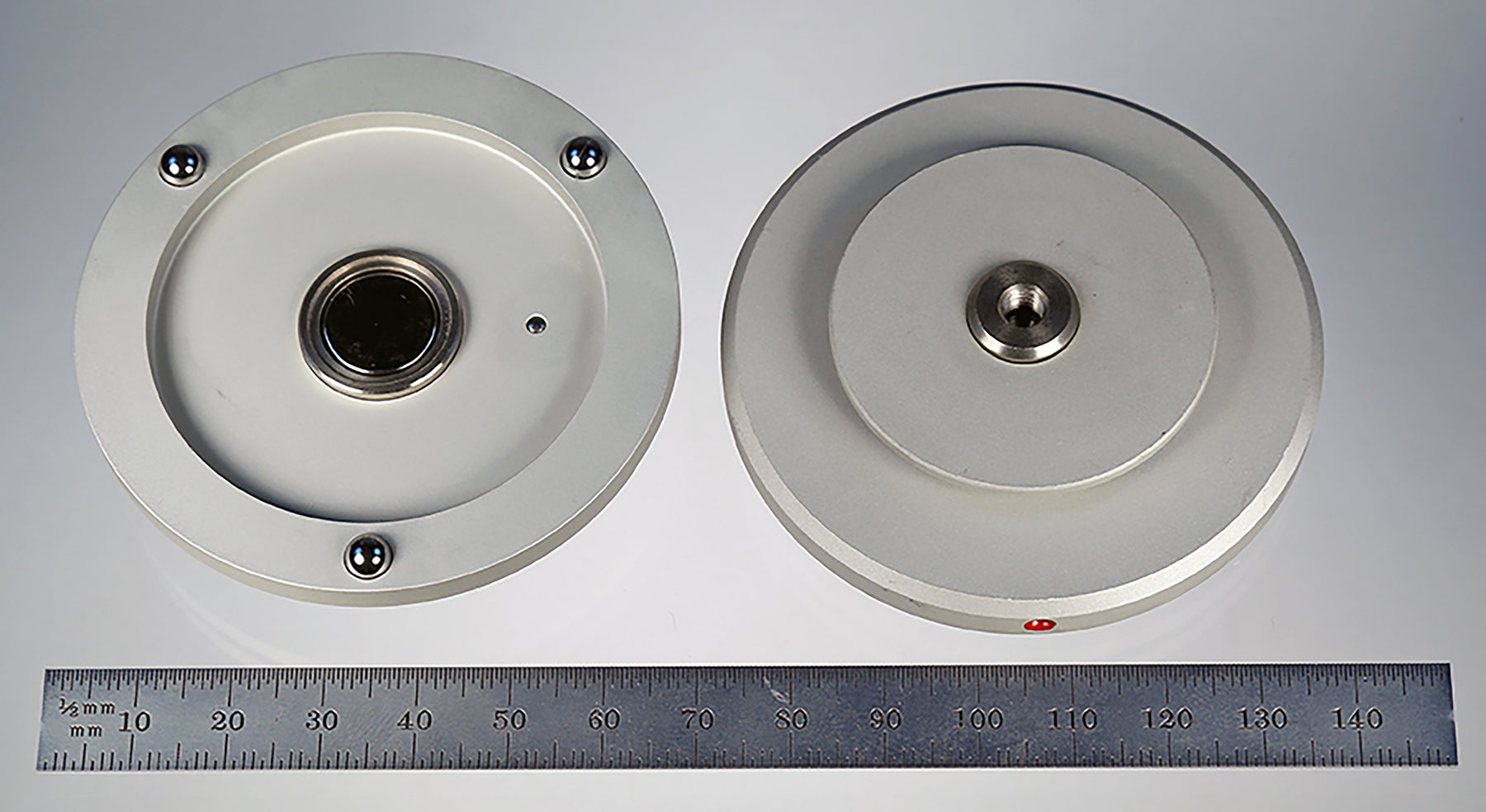 Gear measuring center adapter plate for Klingelnberg P26 and P40 systems.  Weight is 63.73 grams.