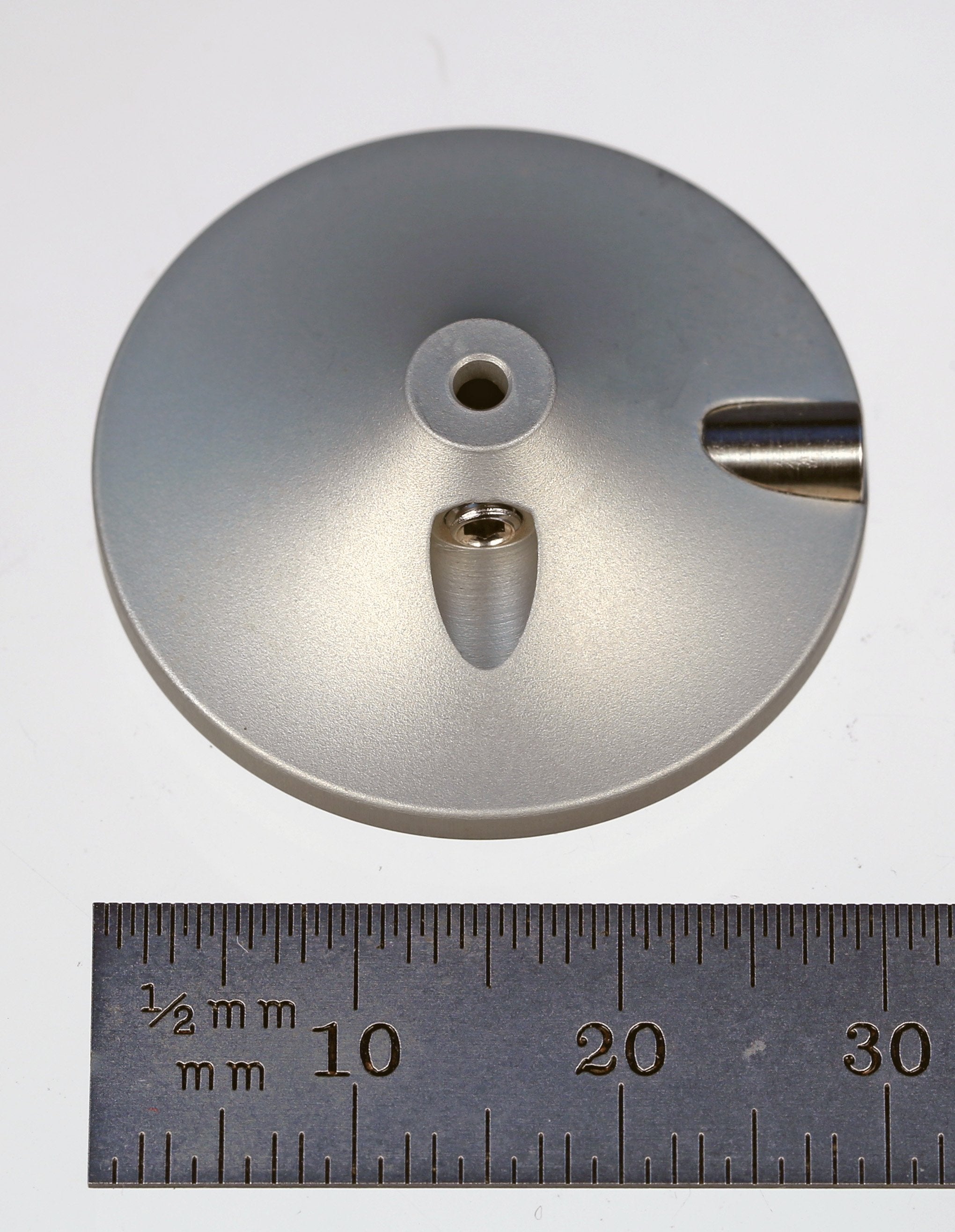 D2 adapter plate, aluminum, for HP-S-X1C and X1H. Accepts 2.0 mm stem diameters. Includes hex wrench for set screw. Adapter plate weight is 6.90 grams. Compare to Hexagon M00-694-275-000.